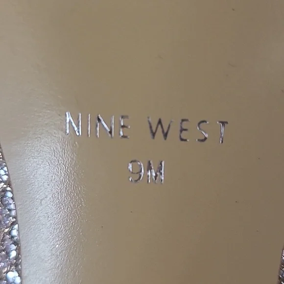 Heels - Picture 3 of 4